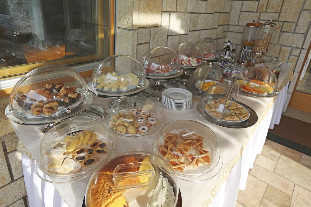 Torre Degli Ulivi Bed & Breakfast Tignale Exterior photo