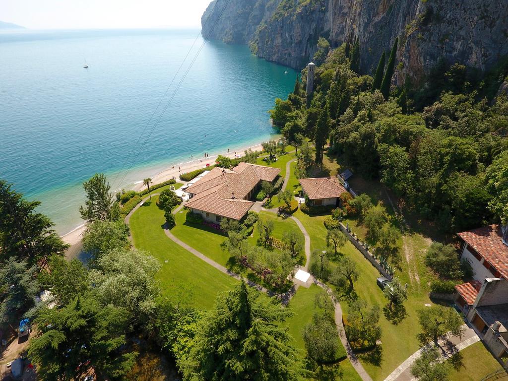 Torre Degli Ulivi Bed & Breakfast Tignale Exterior photo
